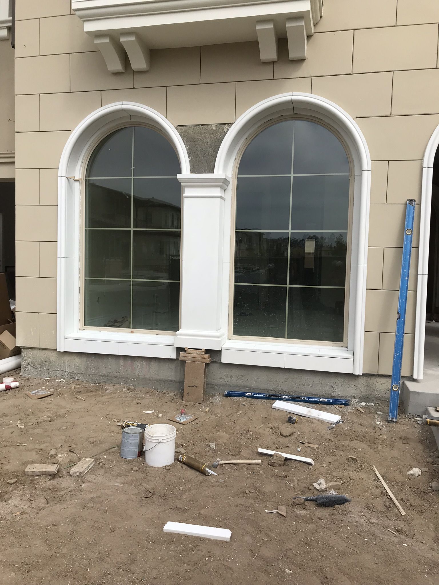 Cast stone arched window trim